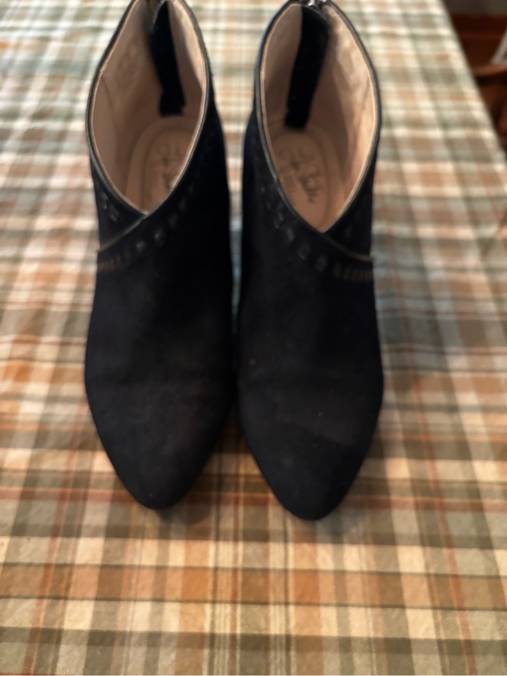 Life Stride Black Pointed-Toe Ankle Booties